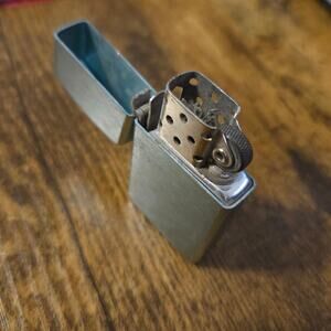 Vintage Silver Storm King Flip Top Pocket Lighter Windproof